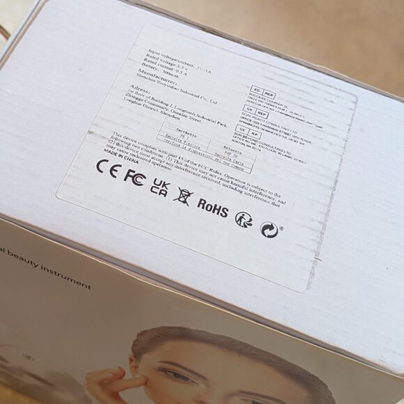 LED Face Mask, NIB - Picture 3 of 4